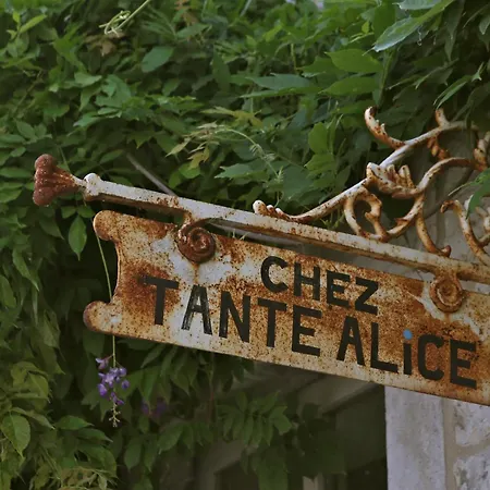 فندق مبيت وإفطار Chez Tante Alice 3*
